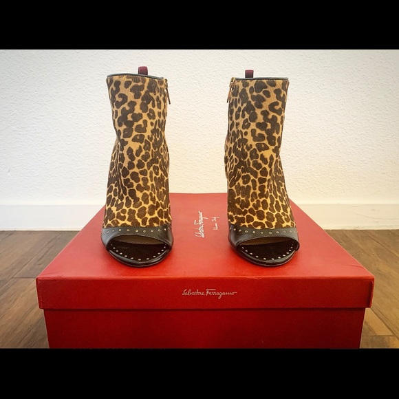 BRAND NEW Salvatore Ferragamo Womens Heels booties - Picture 2 of 10